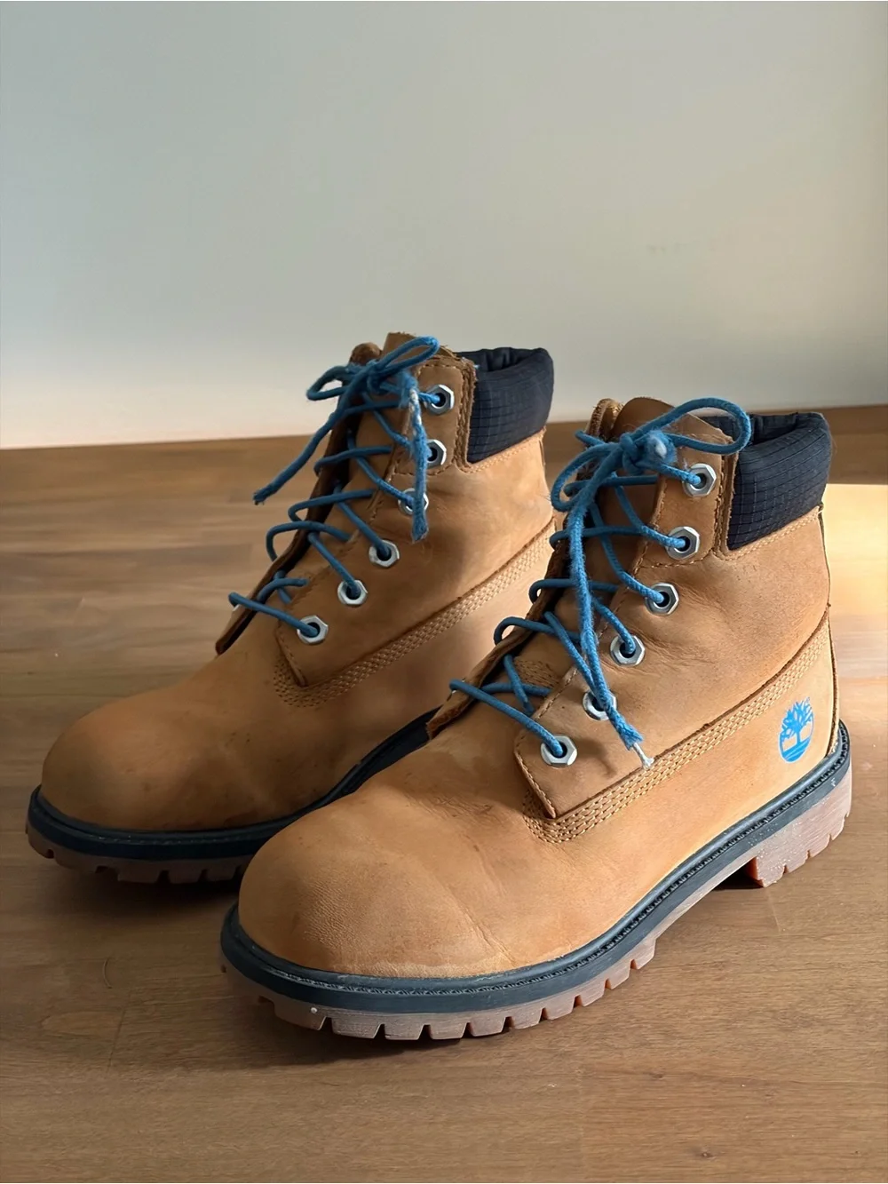 Timberland Kids Waterproof Boots Wheat Blue Accents Size 4.5 Boys/Youth